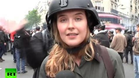 R­u­s­ ­k­a­d­ı­n­ ­m­u­h­a­b­i­r­ ­c­a­n­l­ı­ ­y­a­y­ı­n­d­a­ ­t­o­k­a­t­ ­y­e­d­i­
